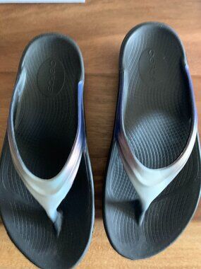Womens OOFOS OOlala Luxe Sandals, size 7